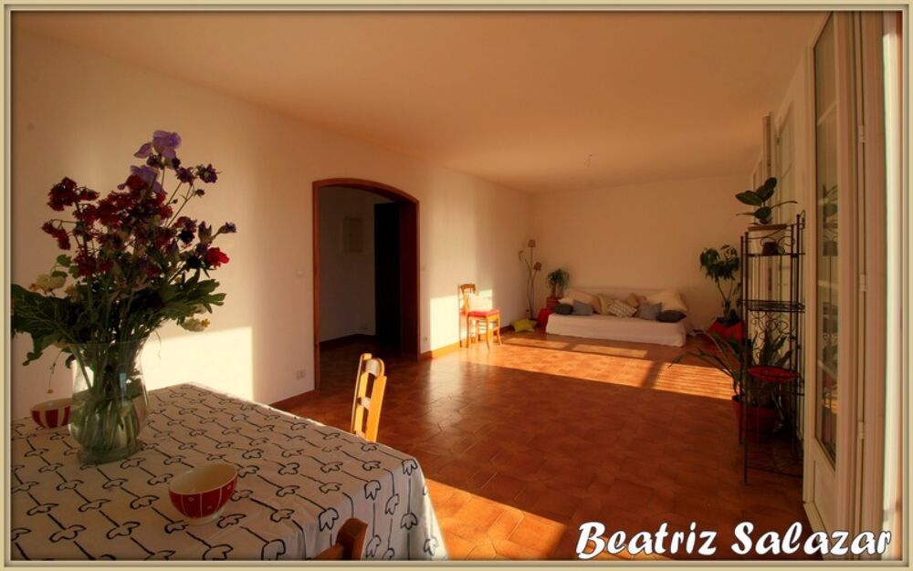 A 3 mn à pied du centre ville de Digne, joli et lumineux T3 de 78 m² avec grand balcon, garage, parking et cave