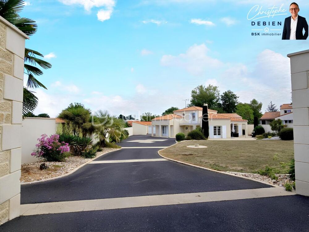 EXCLUSIVITÉ  PAVILLON 141 M² + STUDIO 24 M²  PARCELLE CONSTRUCTIBLE 2 592 M²  À MOINS DE 10 MINUTES DES ESSARTS  SAINT-MARTI