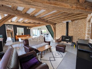 Vente Maison Maison à vendre 5 pièces CHAMPLOST (89), 3 chambres, jardin 880 M2, Charpente d'exception, DPE C Champlost