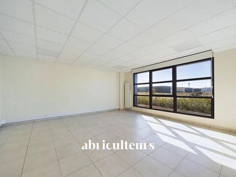 Local d'activit&eacute; de 720 m&sup2; &agrave; Gellainville, proche Chartres 5569 28630 Gellainville
