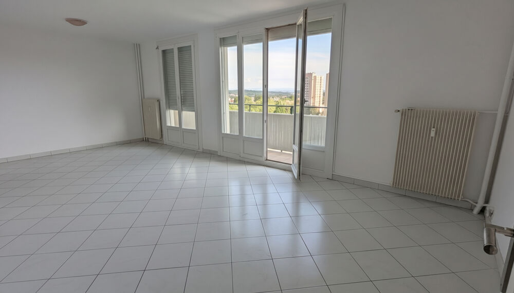 Belfort, appartement 89 m² 3 chambres Garage Cave Deux balcons Vue dégagée