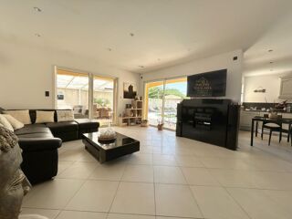  Immeuble � vendre 5 pi�ces 593 m�