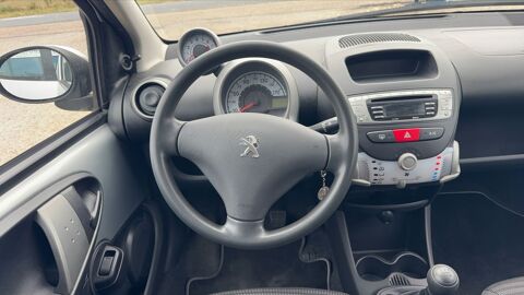 107 1.0 i 68 Active 2012 occasion 76230 Isneauville