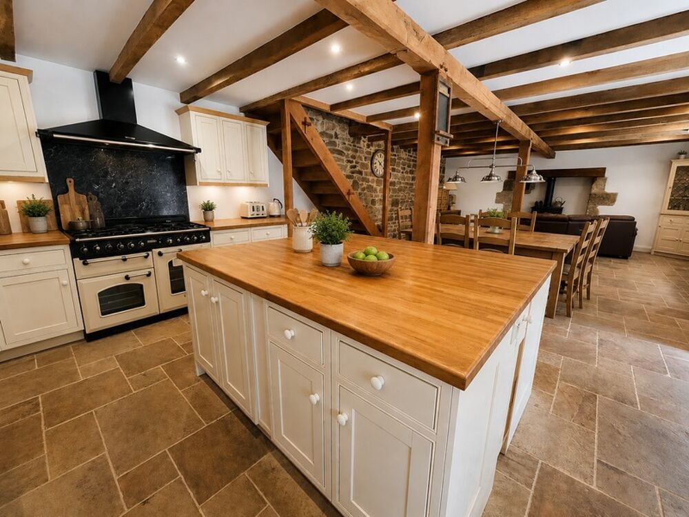 Propriété de caractère 160 m² avec dépendances à aménager proche Pontivy (56)