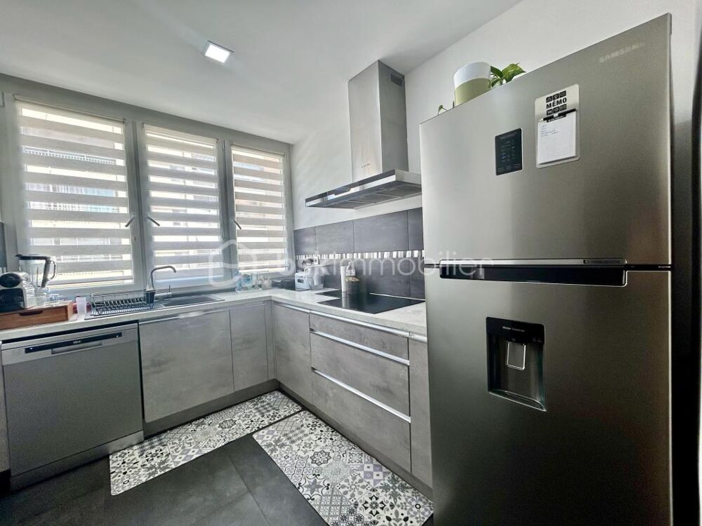 Vente Appartement AJACCIO - T3 MEUBLE ET ENTIEREMENT EQUIPE AVEC TERRASSE ET PARKING Ajaccio