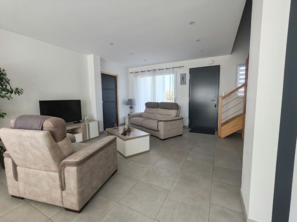 Maison à vendre 7 pièces L'HERBERGEMENT (85)