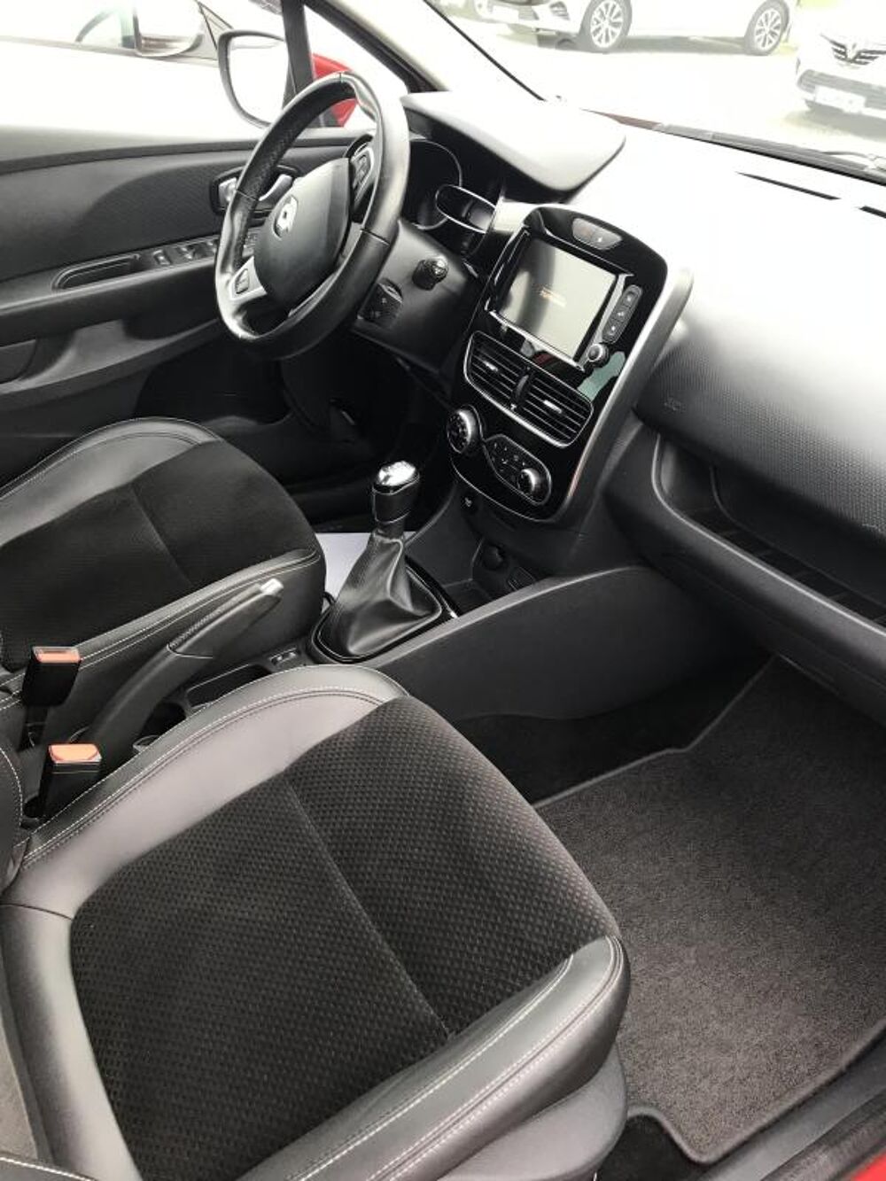 Clio IV INTENS DCI 110 2017 occasion 38160 Chatte