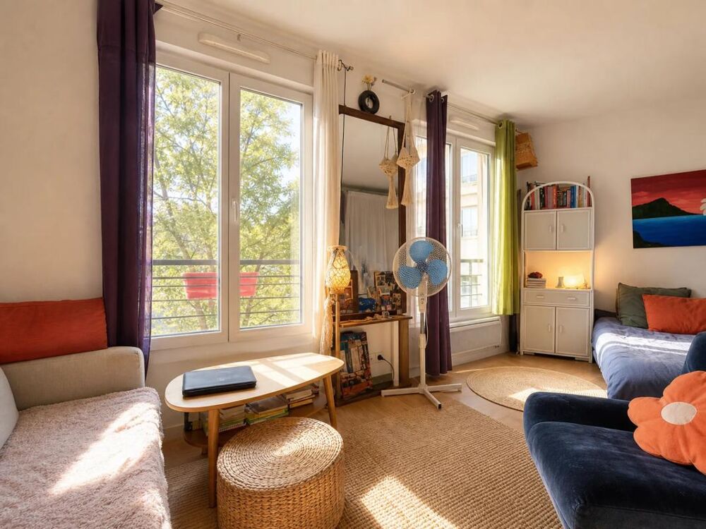 STUDIO DANS IMMEUBLE RECENT EN PLEIN CENTRE DES LILAS - 27,61 M2