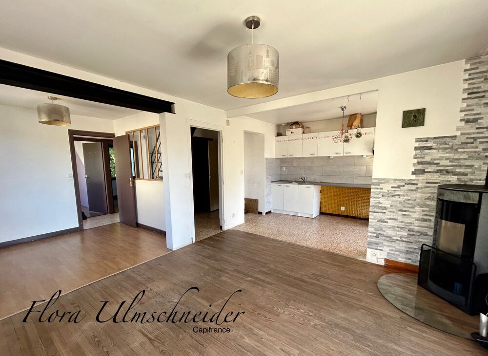 A vendre à CHINDRIEUX, maison individuelle avec fort potentiel dévolution  Jusquà 140 m² habitables. Terrain et garage. Lac d
