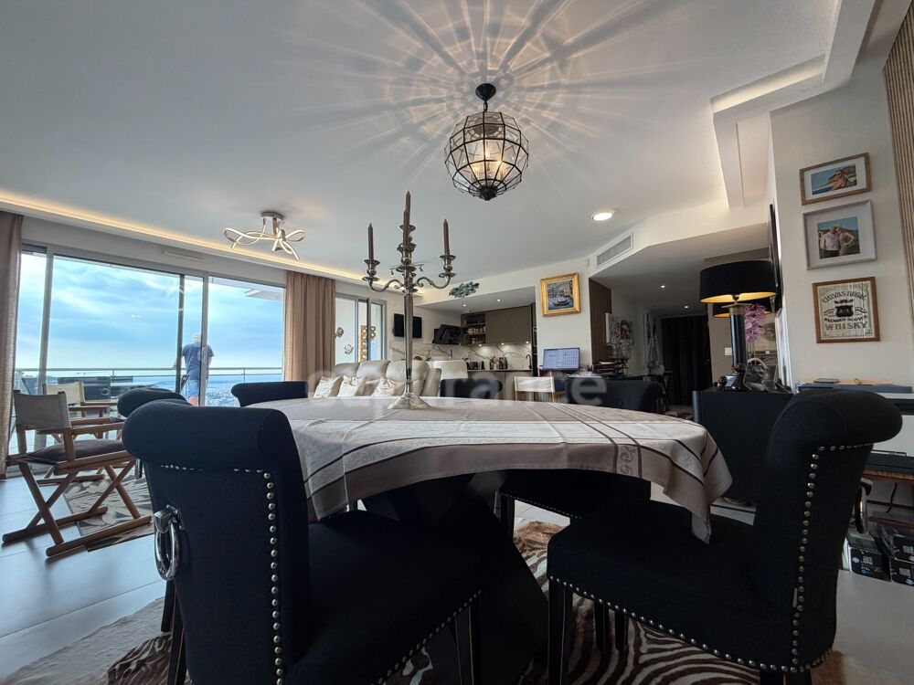 Vente Appartement Appartement à vendre 4 pièces Cannes (06),penthouse avec vue mer panoramique, cave, possibilité 4 garages ! Cannes