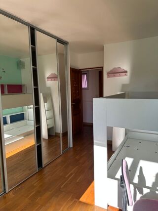  Appartement à louer 5 pièces 99 m²