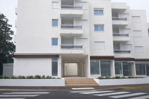 Dpt Charente Maritime (17), &agrave; vendre LES MATHES Local commercial 37.31m2 carrez+terrasses de10m2 259000 17570 Les mathes
