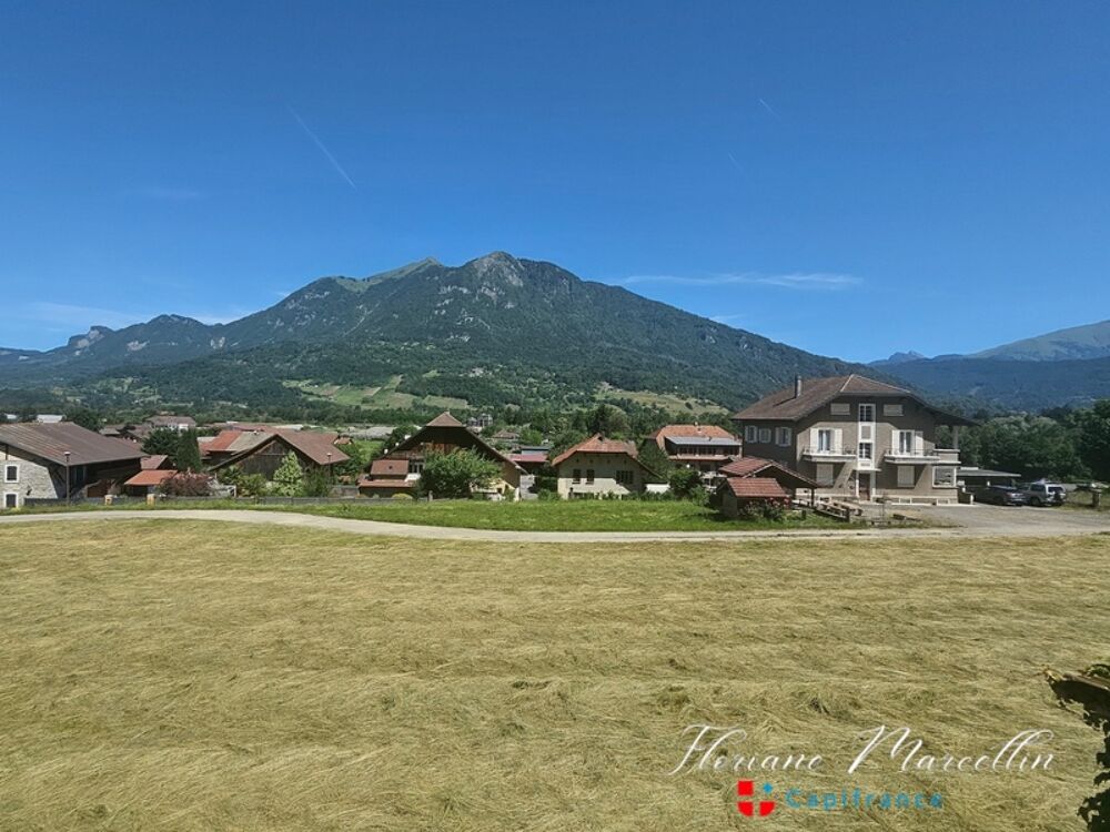 Maison avec 2 appartements indépendants - VOUGY (74)