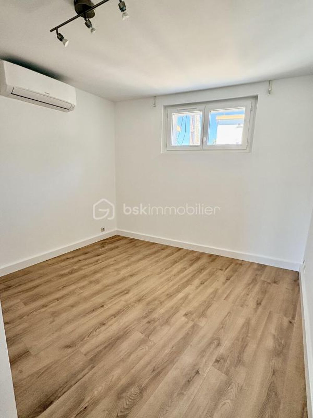 Vente Appartement Appartement de type 4 avec une chambre en mezzanine +place de parking + cave quartier sud de la Seyne sur Mer La seyne sur mer