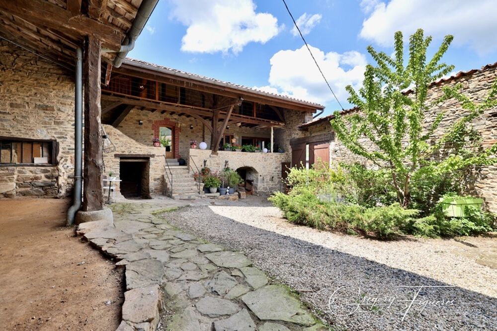 DOMAINE DE CHARME DU XIX? SIÈCLE  220 m²  MONTS DU LYONNAIS