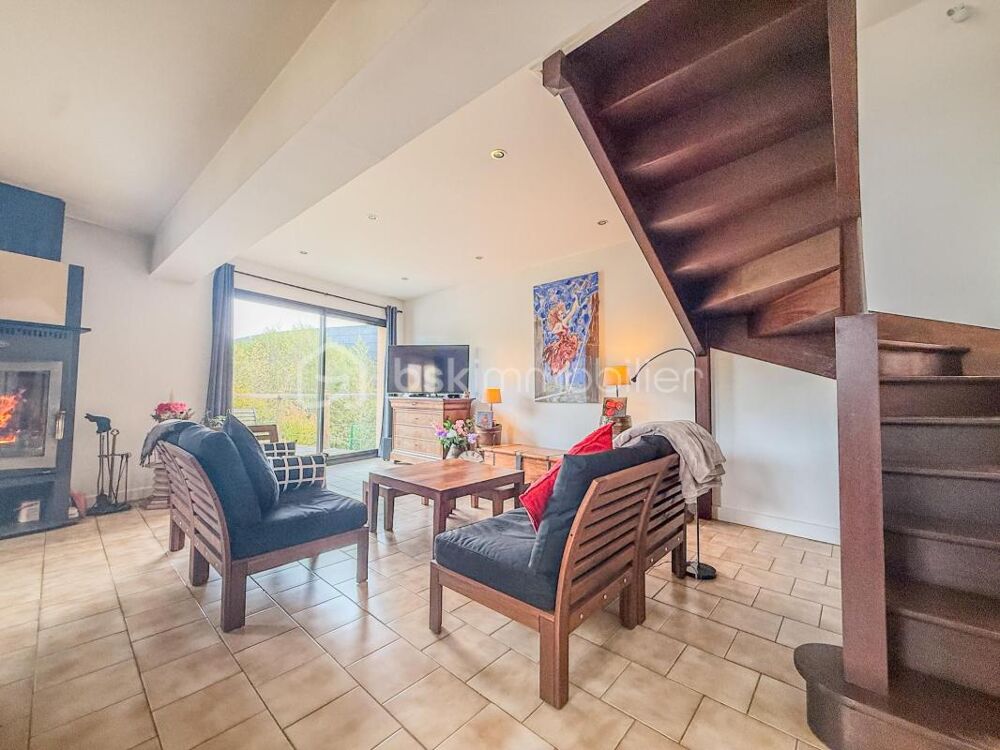 **Maison familiale de 155 m² avec beau terrain à Pont-lÉvêque**