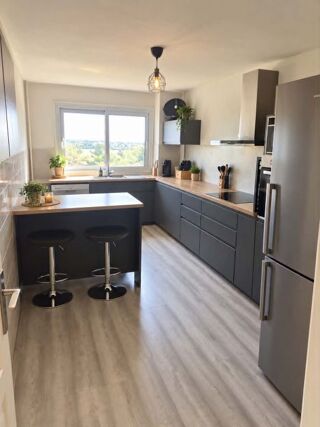  Appartement à louer 4 pièces 87 m²