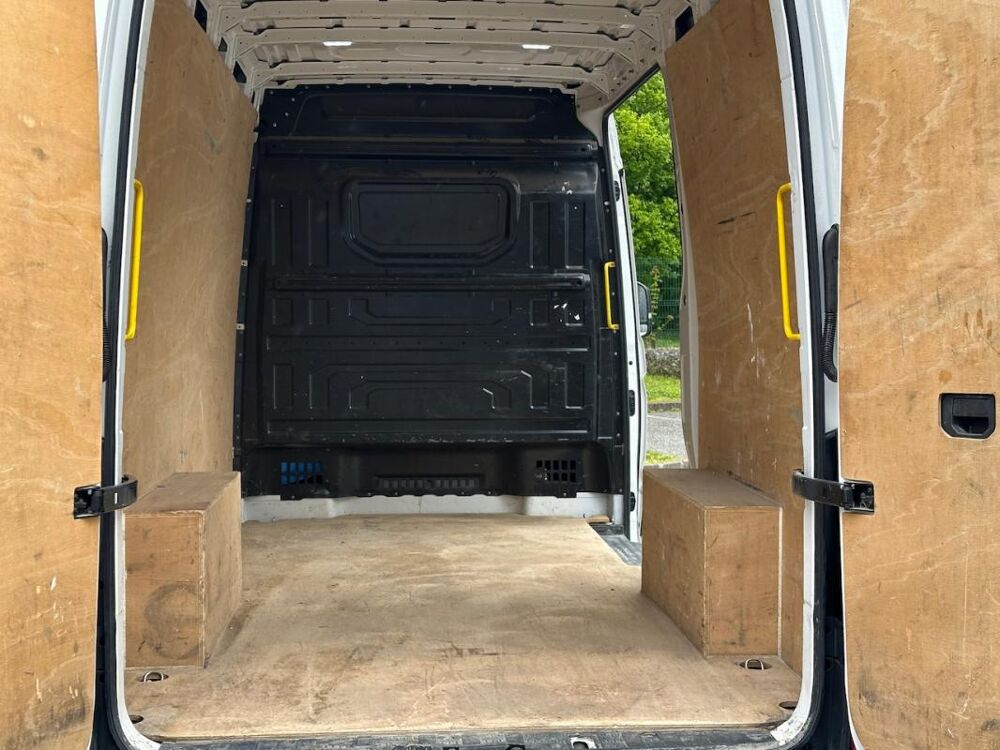 Crafter VAN II 2.0 TDI 102 30 L3H3 BUSINESS LINE PRIX TTC 2019 occasion 78240 Chambourcy