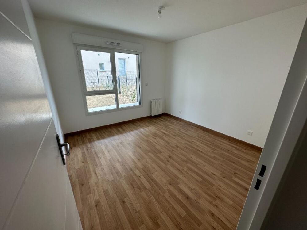 Location Appartement T2 avec jardin, terrasse et parking à BRON Bron