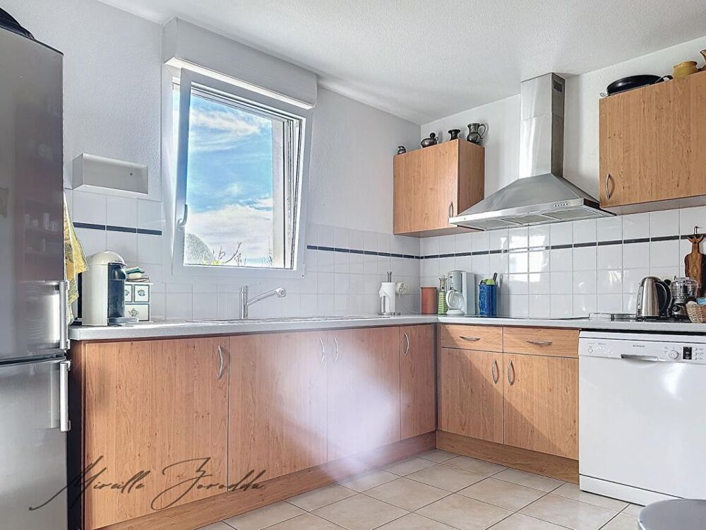 A VENDRE VILLA Jonquieres Saint Vincent 4 piéces de 124m² avec véranda, parking et terrasse