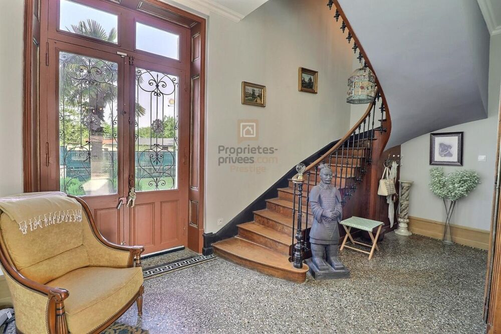 à vendre  Propriété/château Villeneuve-la-Comtesse (17330)