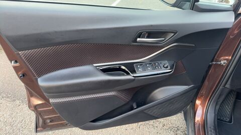 C-HR 1.8 VVT-i 122 Hybrid 2WD CVT 99 Distinctive - Automatique 2018 occasion 33000 Bordeaux