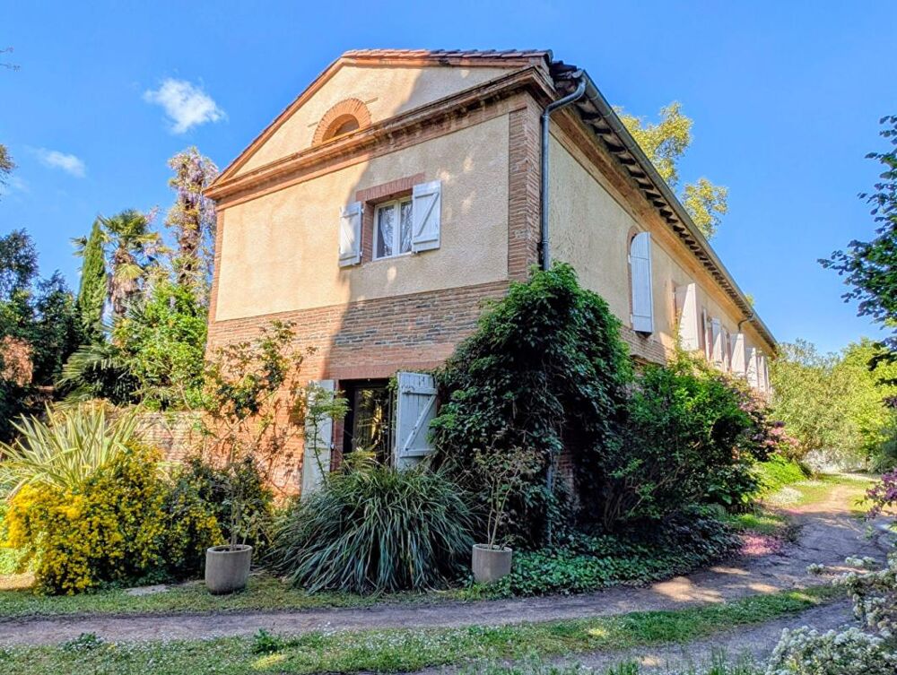 Vente Propriété/Château Demeure de prestige 315 m², dépendance et garage sur terrain de 3029 m² Roquettes