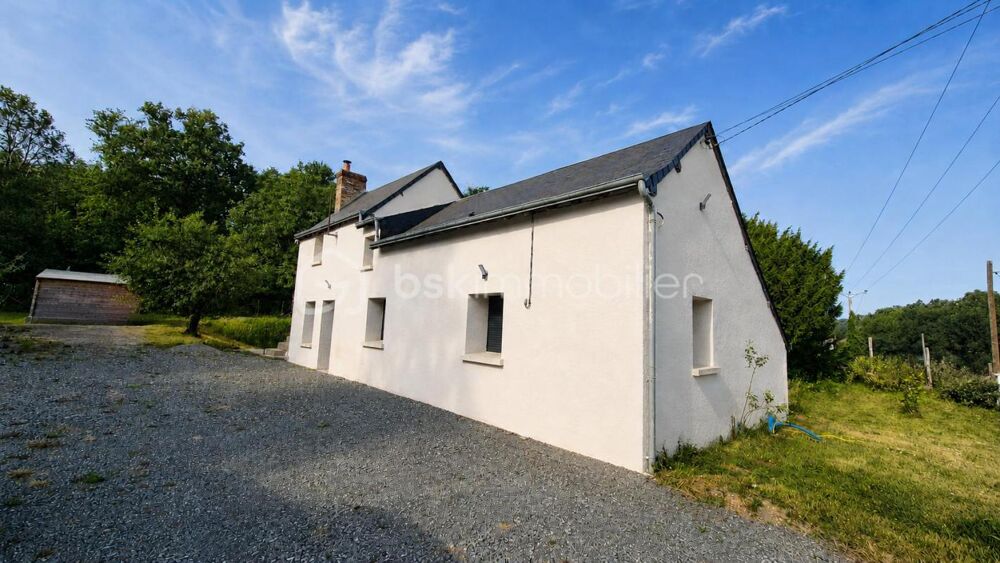 Maison en pierre rénovée sur terrain de plus de 1 300 m²