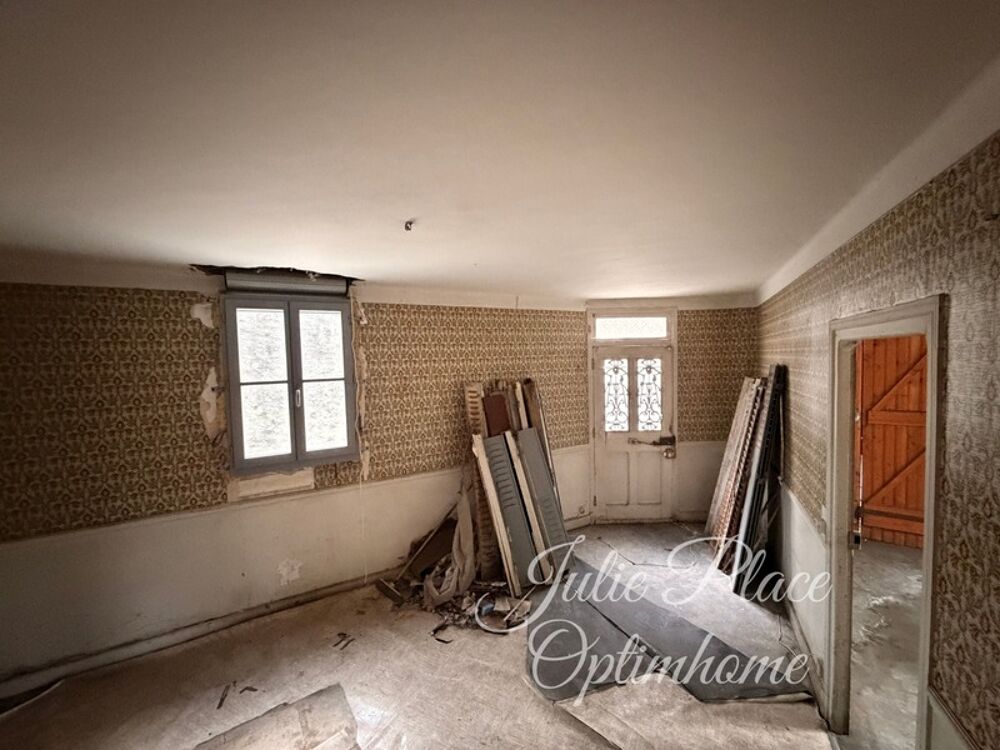 Maison de Bourg (à rénover) avec un beau potentiel