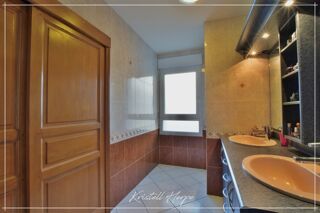  Maison � vendre 9 pi�ces 220 m�