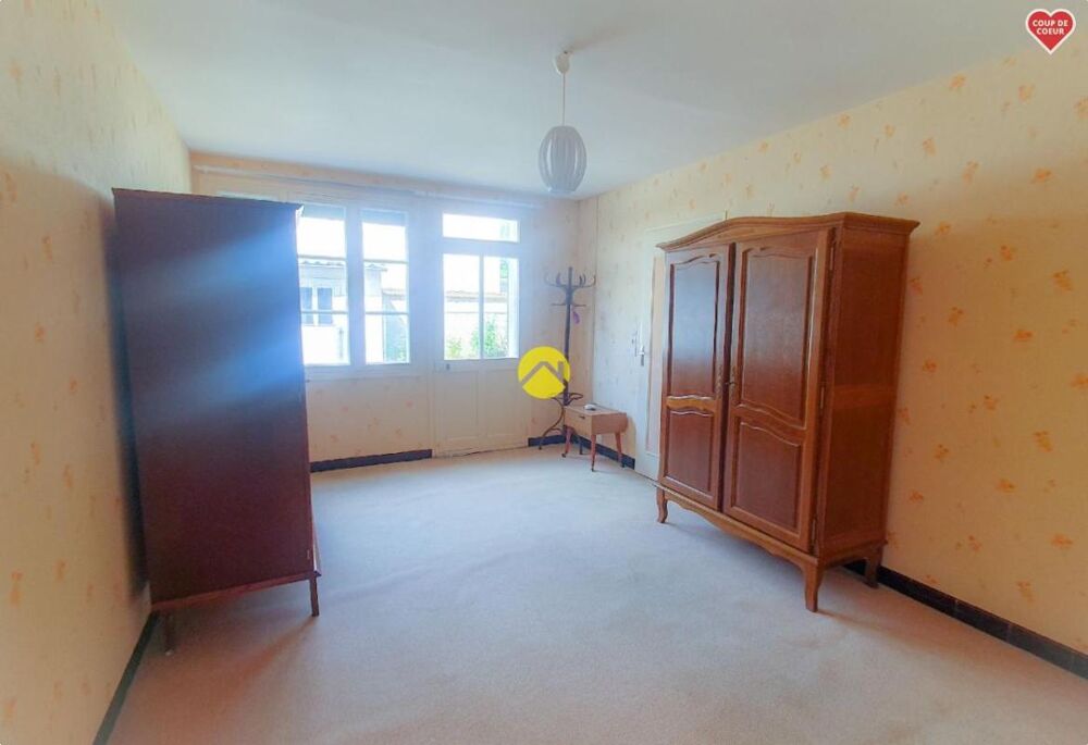 GRAND JARDIN ET CHAMBRE AU RDC