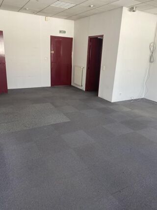   Bureaux à louer – Espace commercial Saint-Marc (face au bowling du Rouergue) Onet le chateau