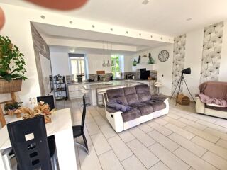  Maison à vendre 9 pièces 261 m²