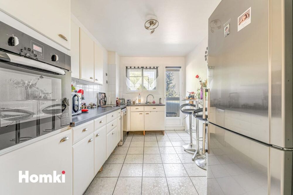 Appartement T3 de 70 m² à Marseille 13010, Chemin la Valbarelle À Saint-Marcel
