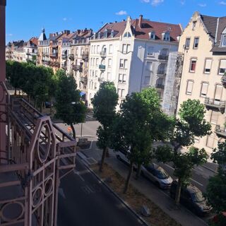 Appartement à louer 5 pièces 100 m²