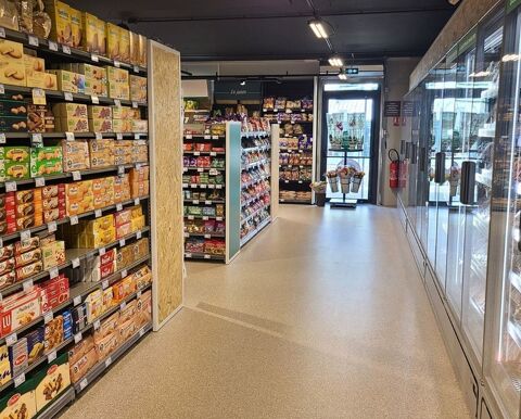   OPPORTUNITÉ D'INVESTISSEMENT – LOCAL COMMERCIAL AVEC ENSEIGNE NATIONALE EN PLACE 