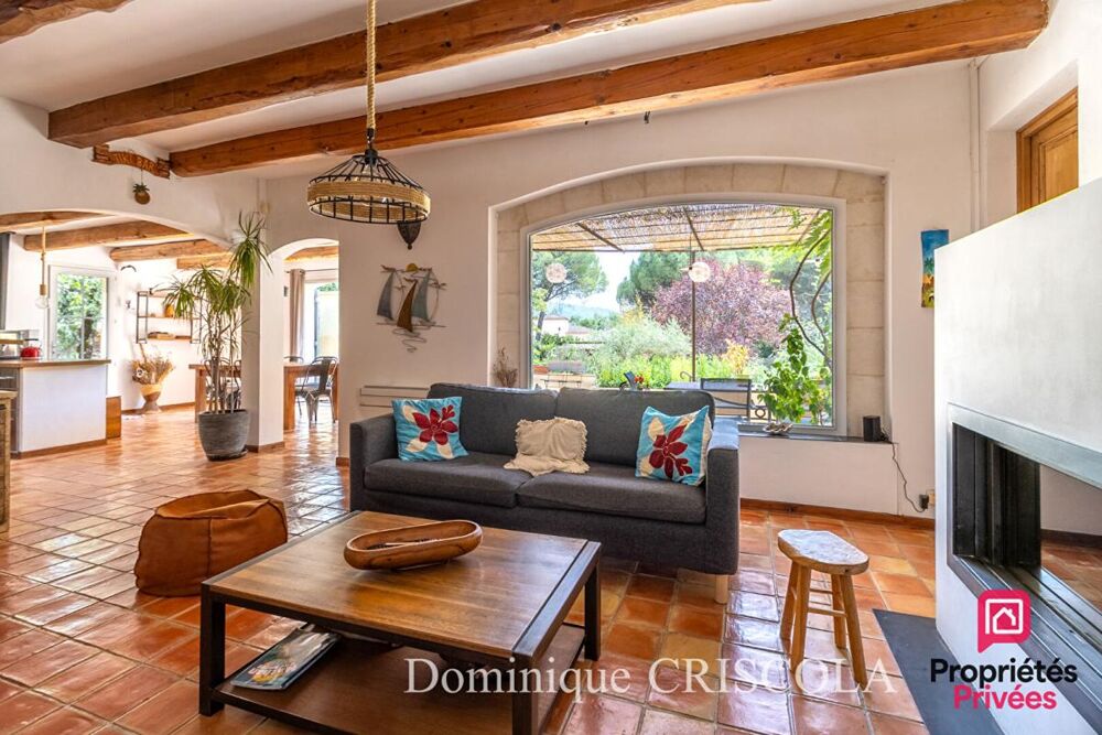 CAMPS LA SOURCE - Maison de charme avec piscine et dépendances en plein coeur de la Provence Verte