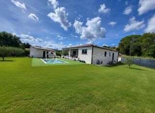  Villa  vendre 5 pices 137 m