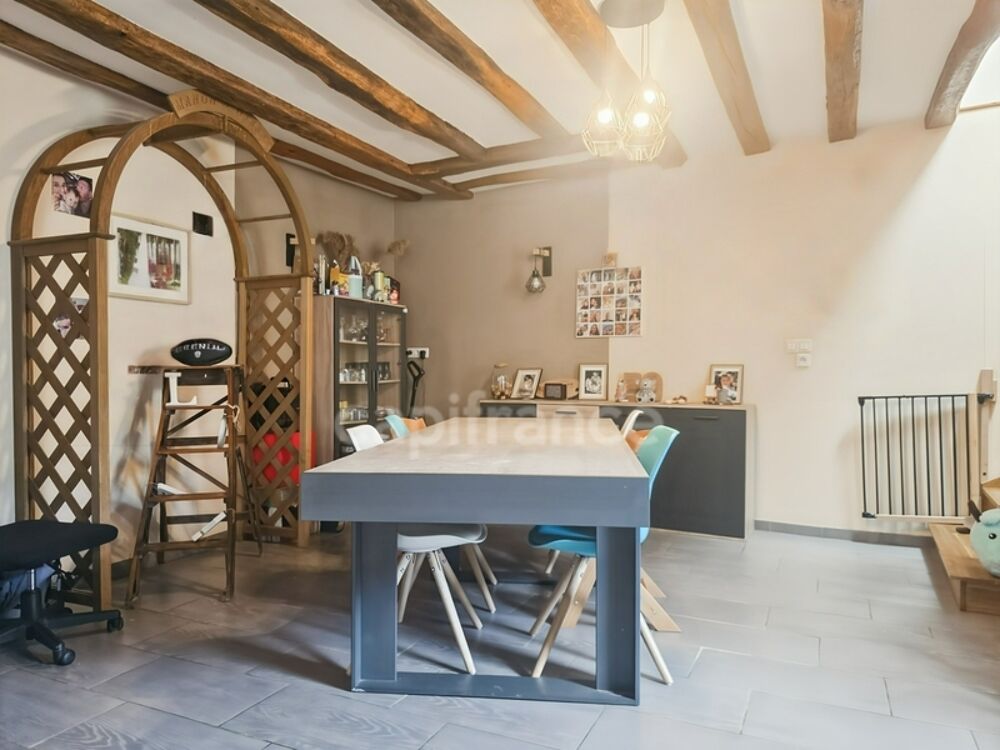 Maison de campagne avec 4 chambres, potentiel d'aménagement et terrain sans vis-à-vis à Tresson