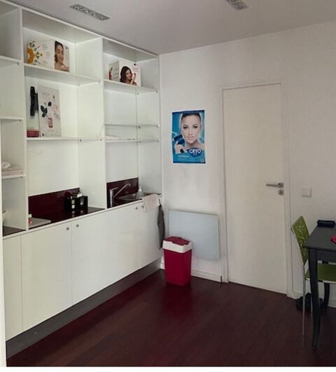 A proximit&eacute; des transports, A VENDRE , 37 m&sup2; de bureaux enti&egrave;rement r&eacute;nov&eacute;s 295000 92130 Issy les moulineaux