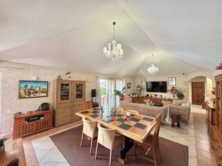  Villa à vendre 7 pièces 182 m²