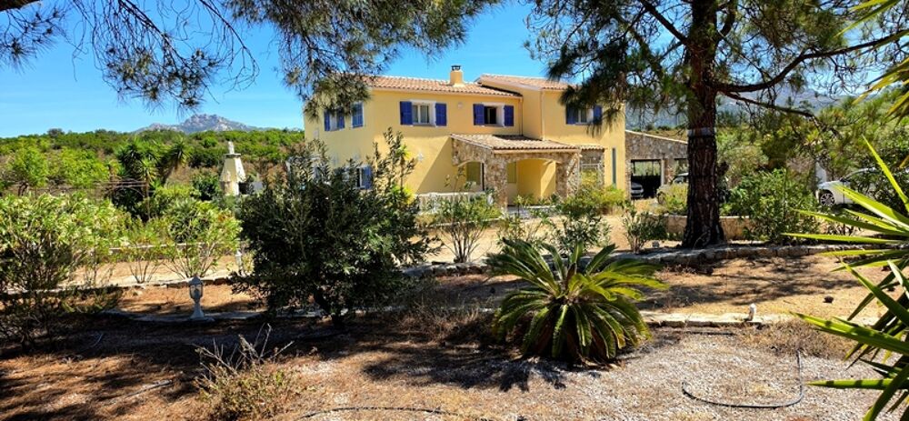 CALENZANA Maison à vendre 305 m² terrain de 5600 m² - Piscine - vue sur Calvi