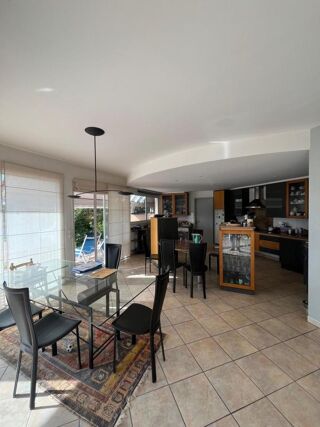  Maison � vendre 8 pi�ces 235 m�