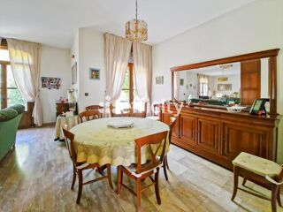 Maison à vendre 11 pièces 245 m²