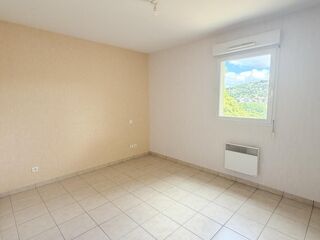  Appartement à louer 3 pièces 65 m²