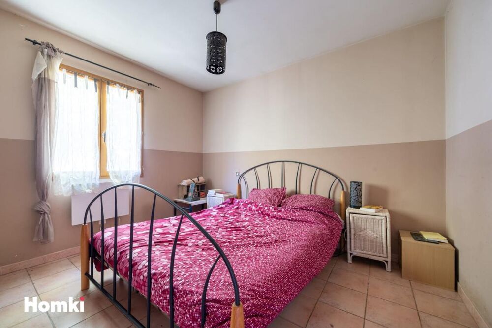 Vente Villa Villa T7 de 127 m² avec T2 indépendant – Pélissanne Pelissanne