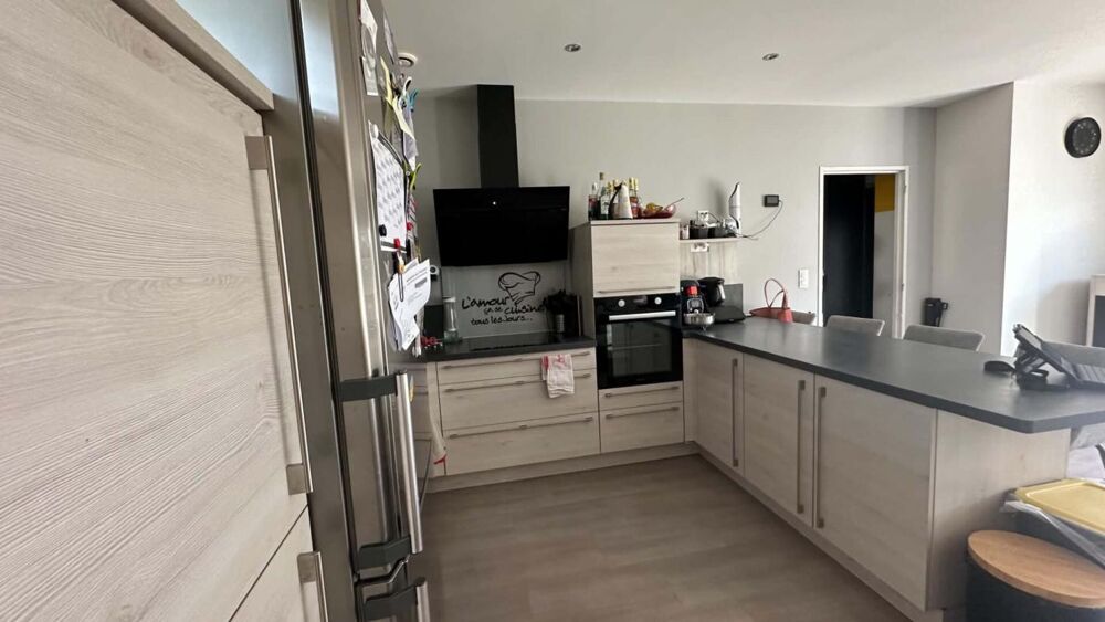 Vente Maison Maison mitoyenne 3 chambres DPE C secteur recherché + extérieur et Carport 2 voitures Saint etienne les remiremont