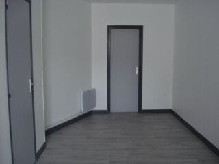  Appartement à louer 1 pièce 32 m²