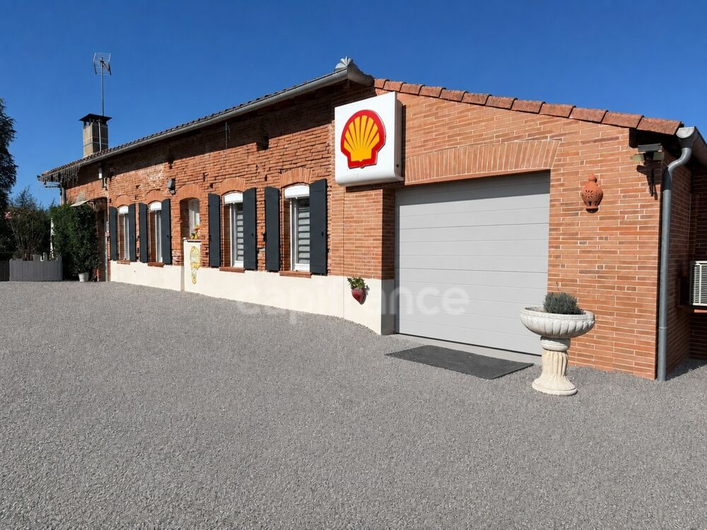 Vente Maison Propriété d'exception – 2 logements, piscine, hangars, idéal activité professionnelle Vallesvilles