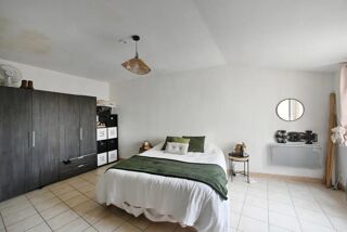  Maison � vendre 15 + pi�ces 330 m�